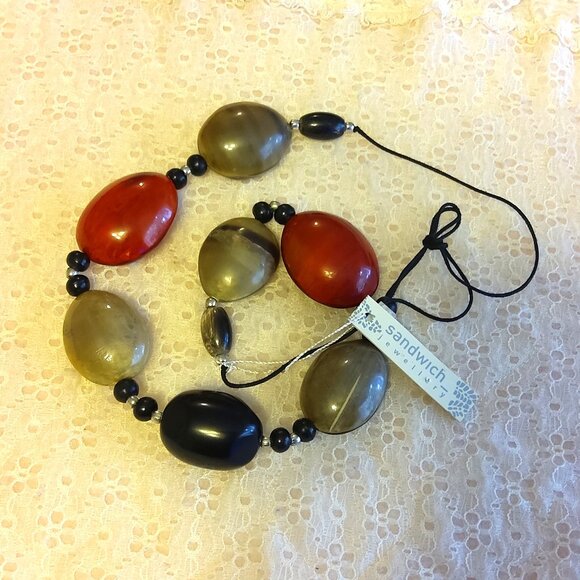 Vintage NEW sandwich jewellery Red Black Beige Oval Beads VTG Art Deco Necklace - Picture 4 of 7